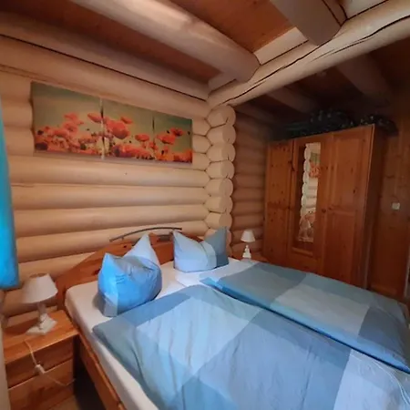 Дом отдыха Family Getaway In *
